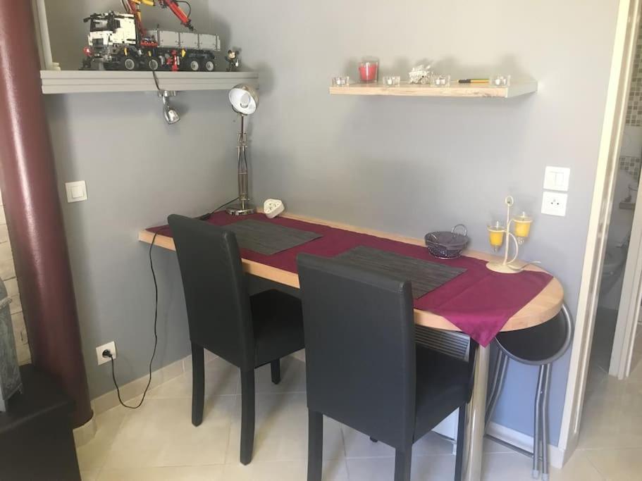 Studio Ideal Pour Deux Voyageurs Sur Marseille Exteriör bild