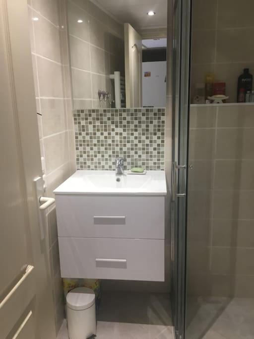 Studio Ideal Pour Deux Voyageurs Sur Marseille Exteriör bild
